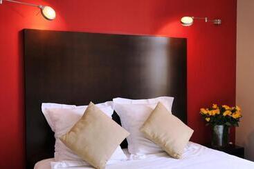 هتل Canal Aigues Mortes