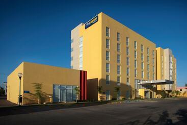בית מלון כפרי City Express By Marriott Ciudad Obregon