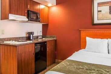 호텔 Comfort Suites Redmond Airport