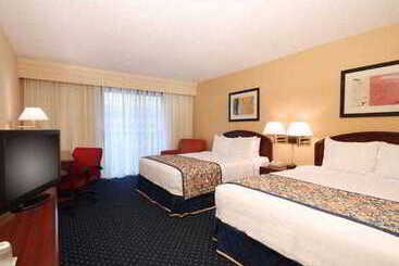 فندق Courtyard By Marriott Palmdale