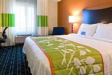 בית מלון כפרי Fairfield Inn And Suites By Marriott Plainville