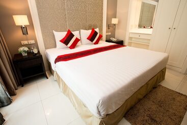 Hope Land Hotel 46/1