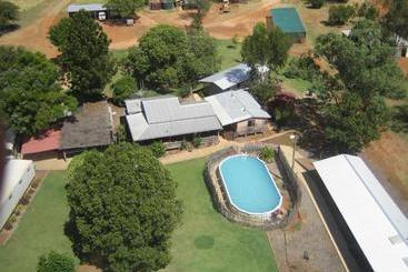 בית מלון כפרי Myella Farm Stay