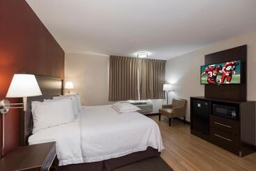 酒店 Red Roof Inn Plus+ Poughkeepsie