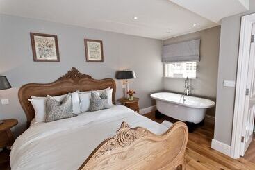 בית מלון כפרי The White Hart