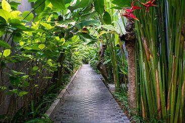 Lasanti Villas Seminyak  Bali