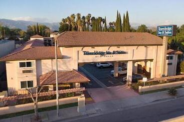 汽车旅馆  Travelodge Inn & Suites By Wyndham West Covina