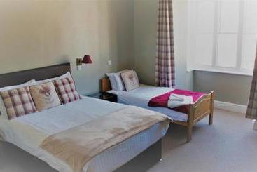 Отель Angel At Bourne