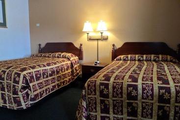 Desert Hills Motel