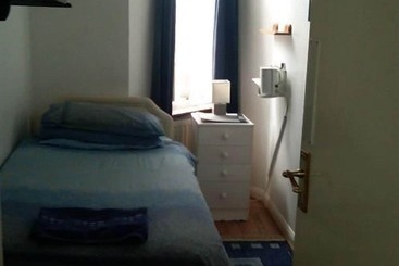 בית מלון כפרי Abbey Lodge Guest House