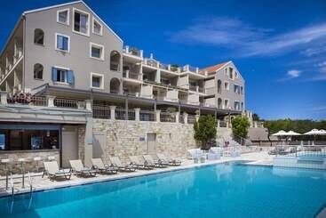 בית מלון כפרי Almyra