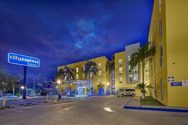 هتل City Express By Marriott Campeche