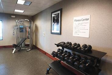 Отель Holiday Inn Express And Suites Urbandale Des Moines, An Ihg