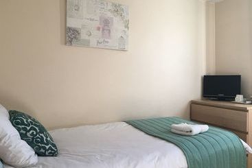 בית מלון כפרי Mayview Guest House