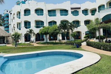 Playa Caracol Hotel & Spa