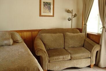 호텔 Sequoia Riverfront Cabins