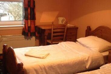 בית מלון כפרי Twin Lions