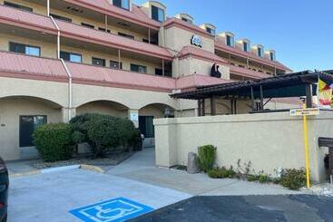 酒店 Yosemite Sierra Inn