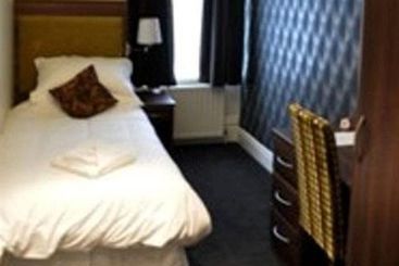 Bed and Breakfast Longdales House  B G Lincoln Ltd