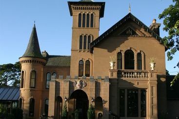 The Retreat Castle Hotel