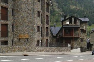 Apartamentos La Pleta 3000