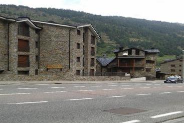 Apartamentos La Pleta 3000