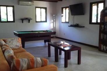 تختخواب و صبحانه Camp Akumal   Hosted Family Bungalows