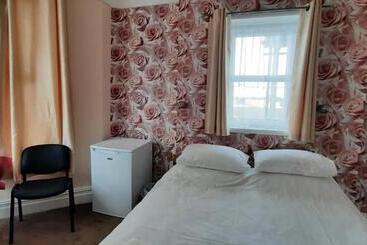 住宿加早餐  Dolphins