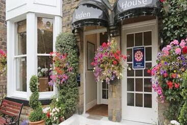 בית מלון כפרי Arden House