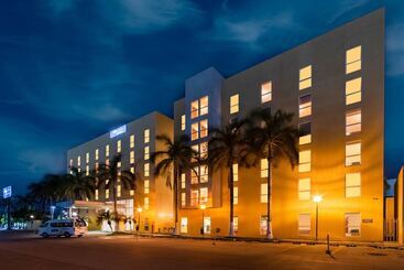 هتل City Express By Marriott Ciudad Del Carmen