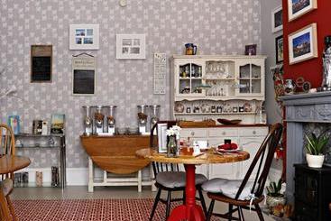 호텔 Copperfields Vegetarian Guest House