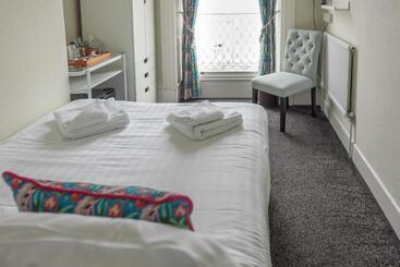 هتل Gresham Guest House