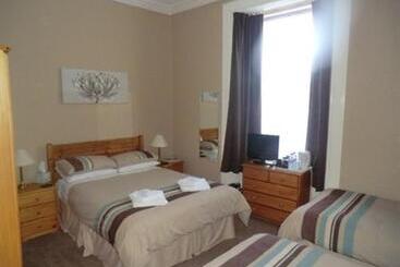 בית מלון כפרי Heidl Guest House Partner With Grampian