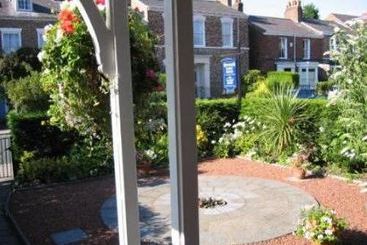 هتل Heworth Guest House