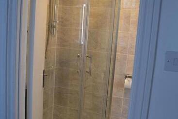 בית מלון כפרי Holly Lodge