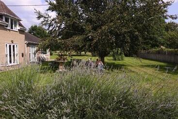 בית מלון כפרי Mather House Retreat