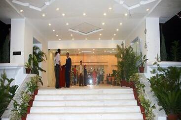 هتل Royal Sarovar Portico Siliguri