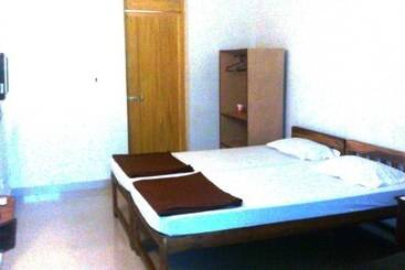 בית מלון כפרי Sunbeach Residency