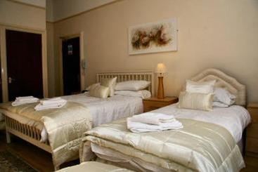 هتل Ullet Suites