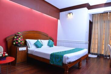 هتل Westwood Riverside