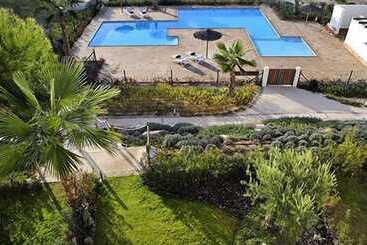 آپارتمانهای توریستها Las Colinas Golf & Country Club Residences