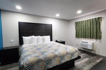 מוטל Scottish Inn & Suites