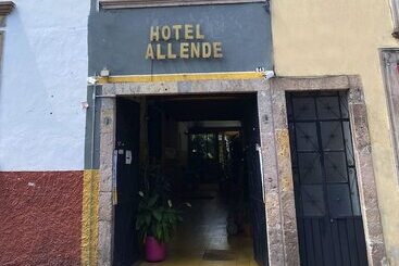호스텔 Allende Morelia