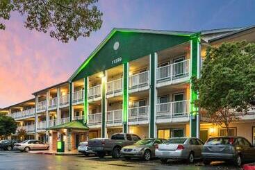 公寓 Hometowne Studios By Red Roof Rancho Cordova