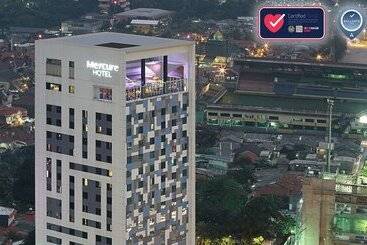 בית מלון כפרי Mercure Jakarta Simatupang