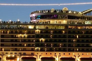 Hotel Saint John Perse