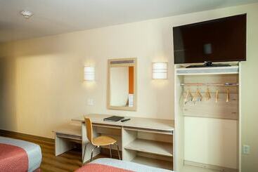 Motel 6 Anchorage, Ak   Midtown