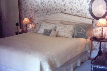 Pillsbury House Bed & Breakfast
