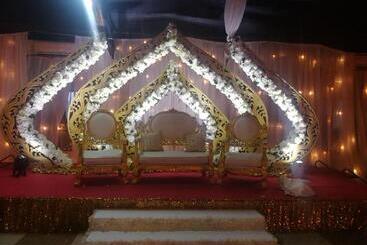 Urban Rose Hotel & Apartments