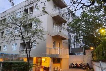 Отель Bhooshan Sivajinagar